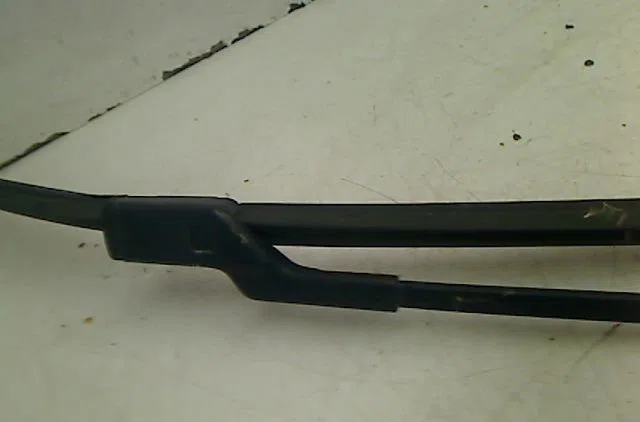 Bras essuie-glace avant droit Alfa romeo GIULIETTA (940_) 1.6 jtdm (940fxd1a) (2010-2016) 5 portes occasion