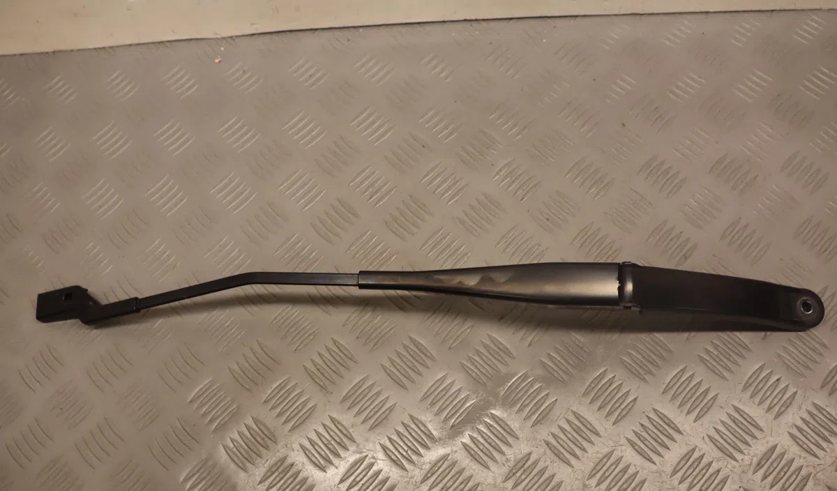 Bras essuie-glace avant droit Alfa romeo GIULIETTA (940_) 2.0 jtdm (940fxe1a, 940fxg11) (2010-2020) occasion