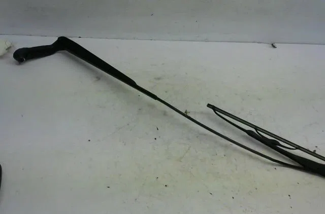 Bras essuie-glace avant droit Audi A3 (8L1) 1.9 tdi (1996-2001) occasion