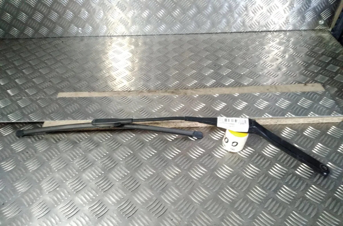Bras essuie-glace avant droit Bmw 1 (E81) 118 d (2006-2011) 3 portes occasion