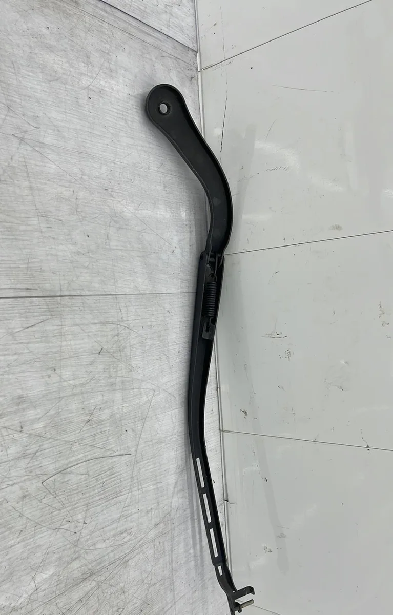 Bras essuie-glace avant droit BMW SERIE 3 E91 TOURING PHASE 1 BREAK occasion