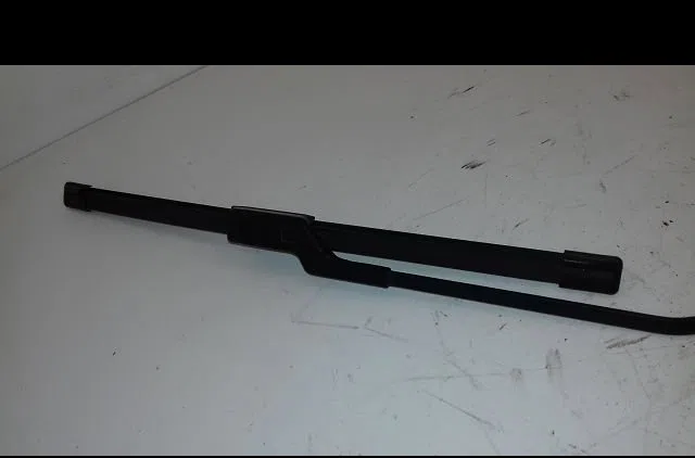 Bras essuie-glace avant droit Ford FIESTA VI (CB1, CCN) 1.4 tdci (2010-2012) 3 portes occasion