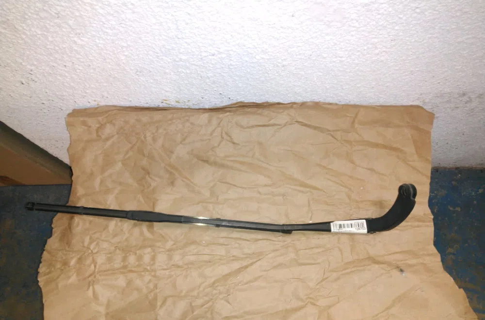 Bras essuie-glace avant droit Mercedes-benz CLASSE A (W169) A 180 cdi (169.007, 169.307) (2004-2012) 5 portes occasion
