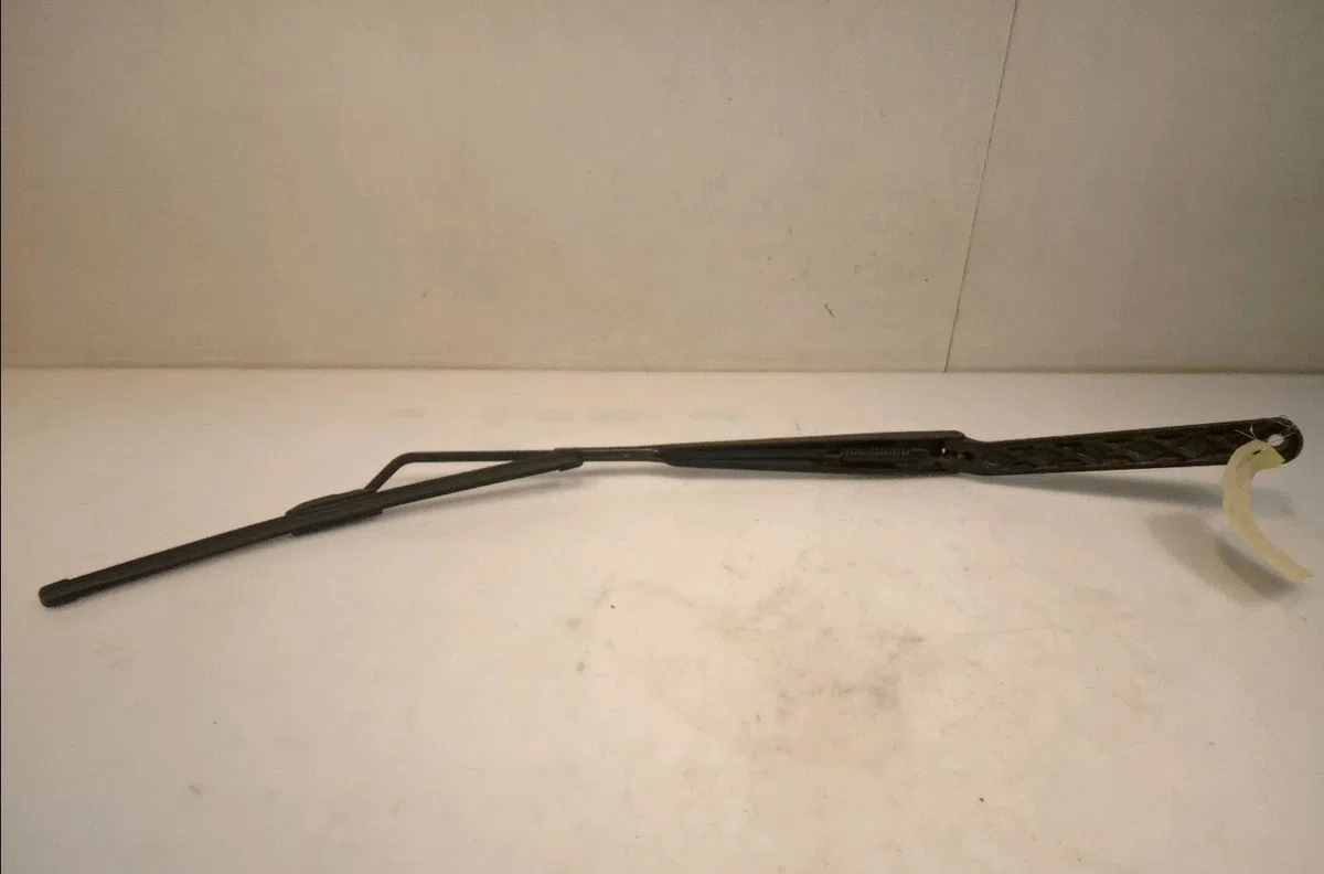 Bras essuie-glace avant droit Nissan X-TRAIL I (T30) 2.2 dci 4x4 (2001-2008) 5 portes occasion