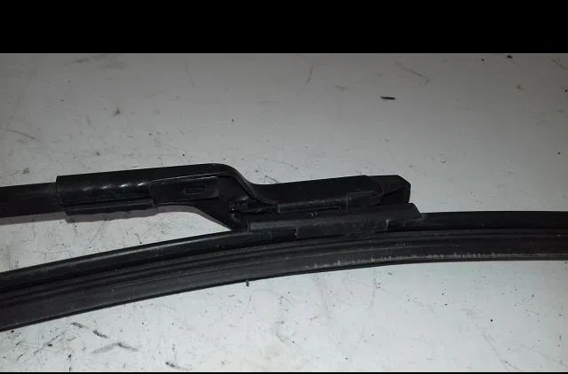 Bras essuie-glace avant droit Opel ASTRA J GTC 1.4 (08) (2011-2015) occasion