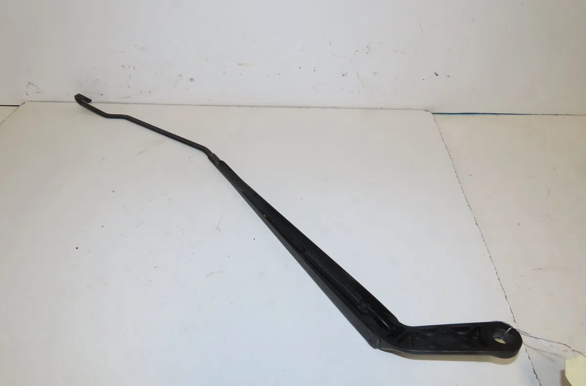Bras essuie-glace avant droit Peugeot 206 (2L_, 2M_) 1.4 hdi eco 70 (2009-2013) 5 portes occasion