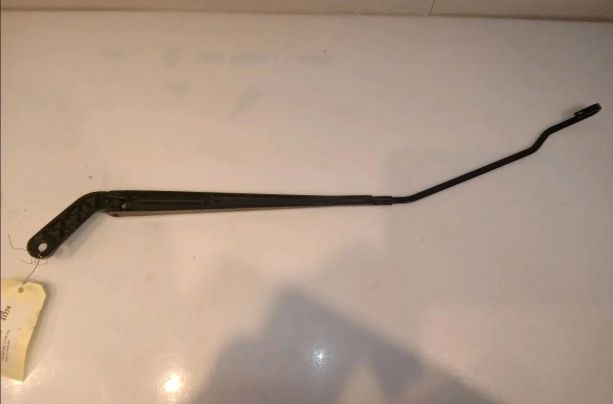 Bras essuie-glace avant droit Peugeot 206 (2L_, 2M_) 1.4 hdi eco 70 (2009-2013) 5 portes occasion