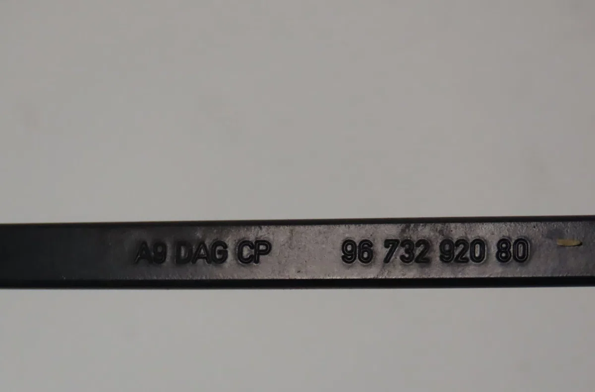 Bras essuie-glace avant droit PEUGEOT 208  1.6 HDI 8v 115ch occasion
