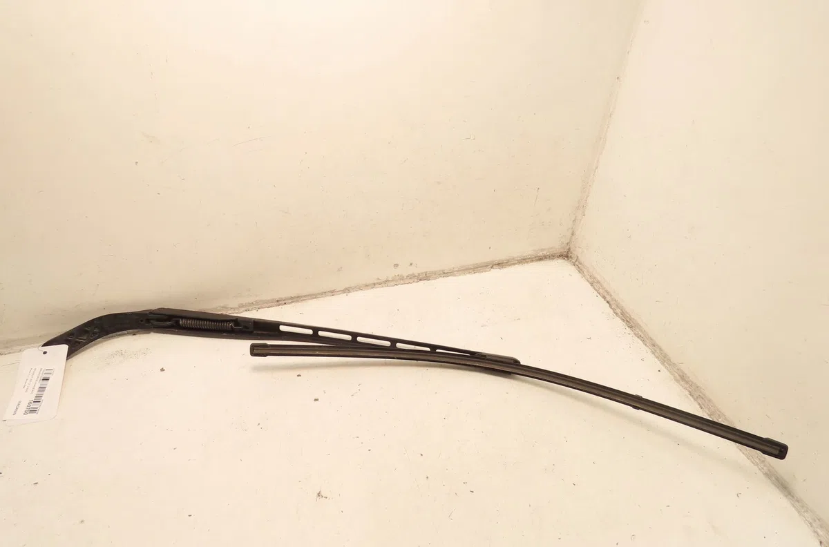 Bras essuie-glace avant droit Peugeot 307 CC (3B) 2.0 hdi 135 (2005-2009) occasion