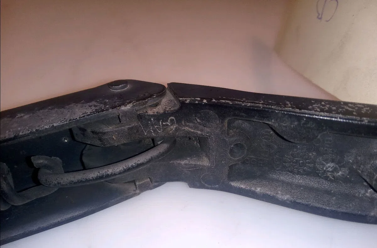 Bras essuie-glace avant droit Peugeot 407 (6D_) 1.6 hdi 110 (6d9hzc, 6d9hyc) (2004-2010) occasion