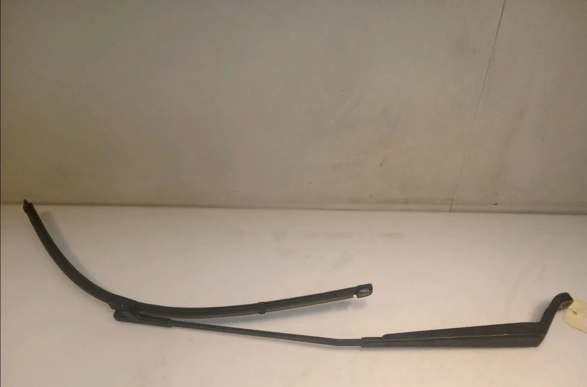 Bras essuie-glace avant droit Peugeot 407 (6D_) 1.6 hdi 110 (6d9hzc, 6d9hyc) (2004-2010) occasion