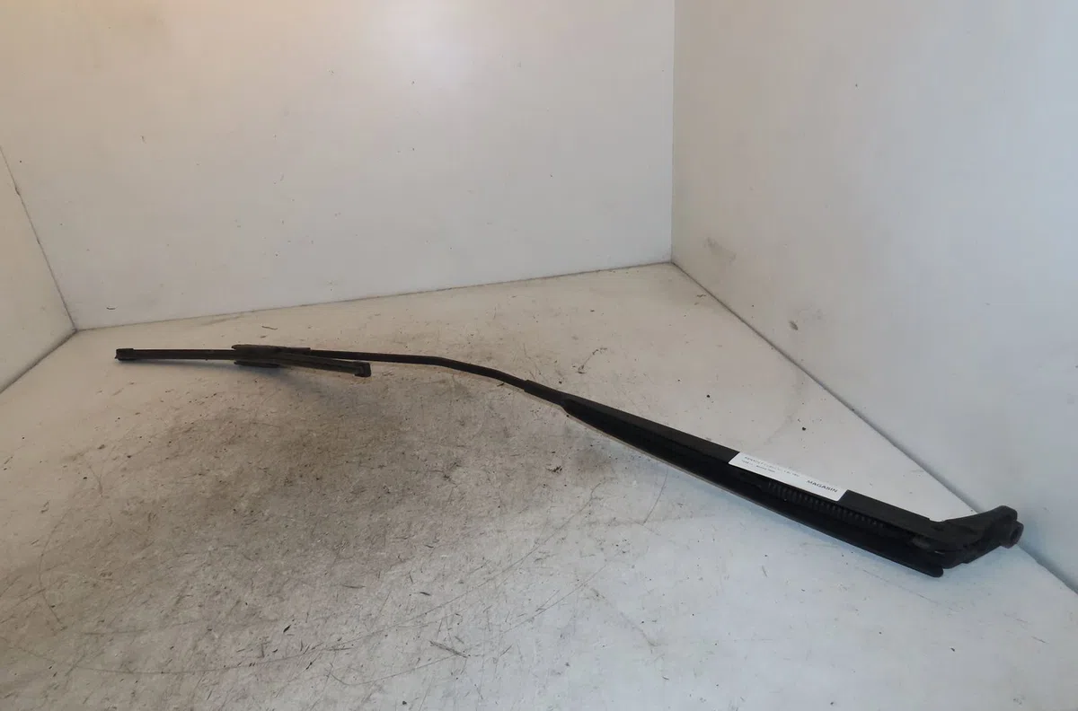 Bras essuie-glace avant droit Renault CLIO III (BR0-1, CR0-1) 1.6 16v (br05, br0b, br0y, br15, br1j, br1m, br1y, cr0b,..