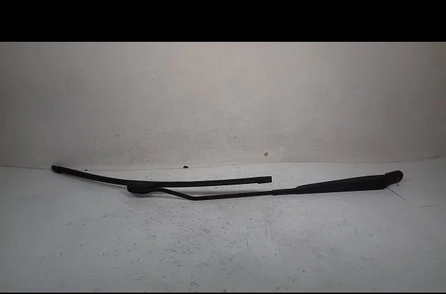 Bras essuie-glace avant droit Renault KANGOO - GRAND KANGOO II (KW0-1_) 1.5 dci 110 (kw0c, kw0h) (2010) occasion