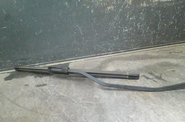 Bras essuie-glace avant droit Renault MEGANE II (BM0-1_, CM0-1_) 1.5 dci (bm1e, cm1e) (2005-2008) occasion