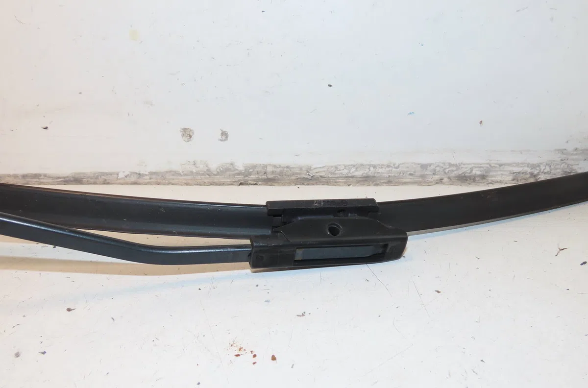 Bras essuie-glace avant droit Renault MEGANE II (BM0-1_, CM0-1_) 1.5 dci (bm1f, cm1f) (2005-2008) occasion