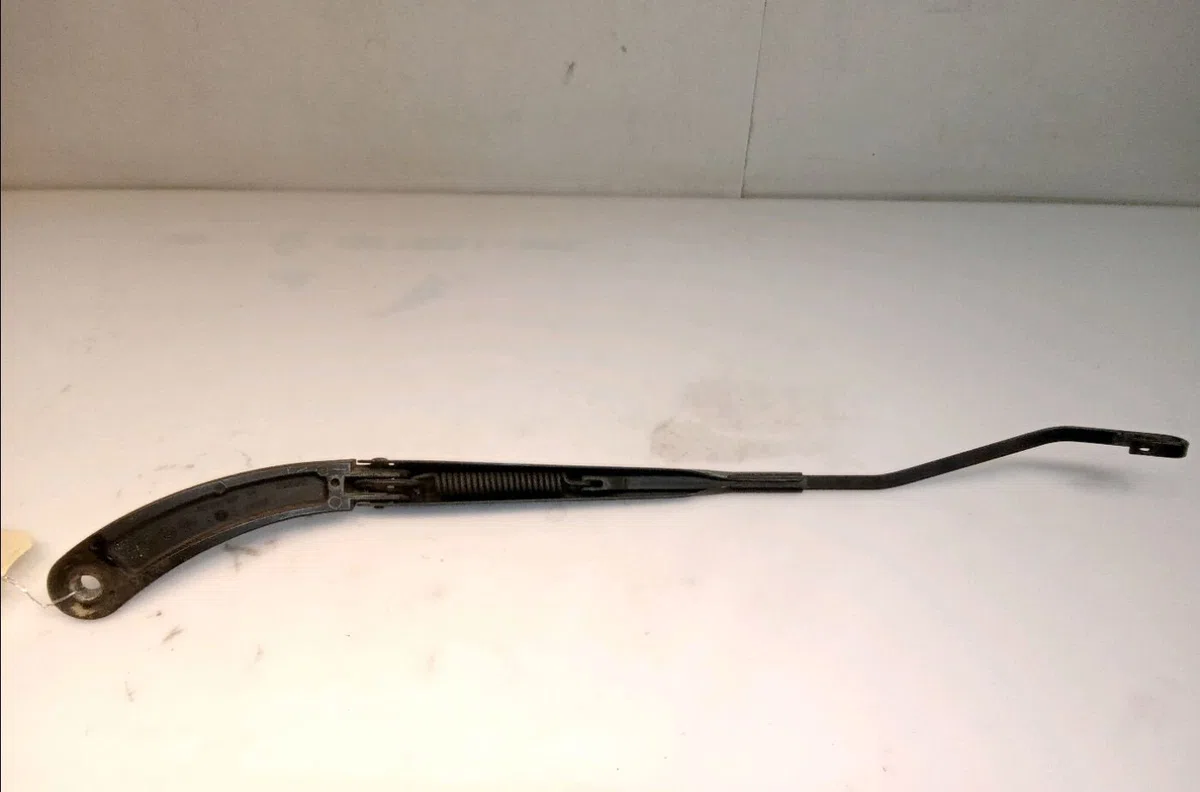 Bras essuie-glace avant droit Renault MEGANE II (BM0-1_, CM0-1_) 1.6 16v (bm0c, cm0c) (2002-2008) occasion