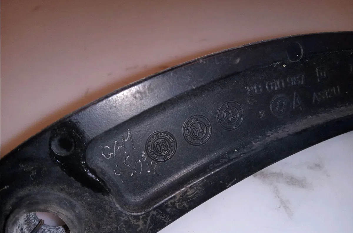 Bras essuie-glace avant droit Renault MEGANE II (BM0-1_, CM0-1_) 1.6 16v (bm0c, cm0c) (2002-2008) occasion