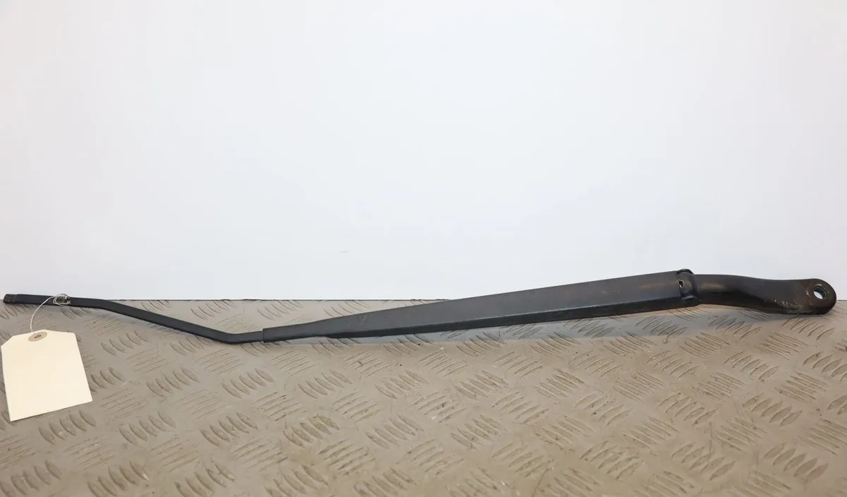 Bras essuie-glace avant droit Renault MEGANE III 3-5 portes (BZ0-1_, B3_) 1.9 dci (bz0n, bz0j) (2008) occasion