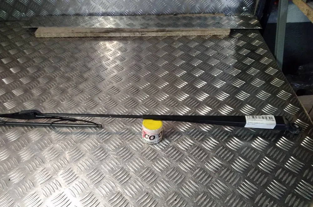 Bras essuie-glace avant droit Renault MEGANE Scenic (JA0-1_) 1.9 dti (ja0n) (1997-1999) occasion