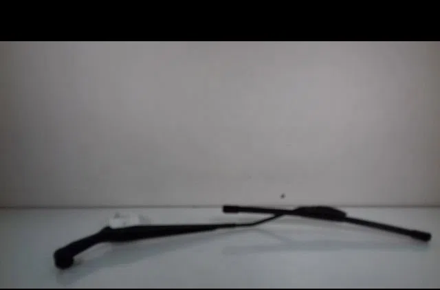Bras essuie-glace avant droit Suzuki SWIFT IV (FZ, NZ) 1.2 (azh 412) (2010) occasion