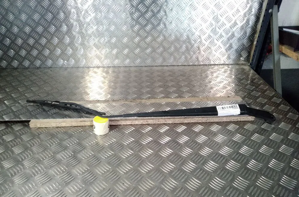 Bras essuie-glace avant droit Suzuki SX4 (EY, GY) 1.6 ddis (rw 416d) (2007) occasion