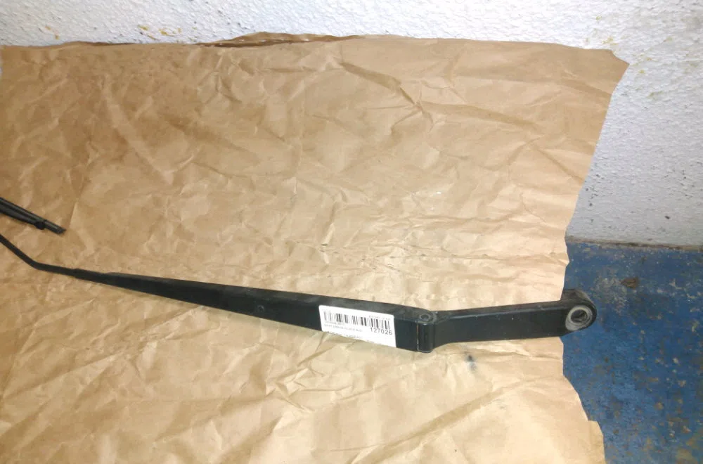 Bras essuie-glace avant droit Suzuki SX4 (EY, GY) 1.9 ddis 4x4 (rw 419d) (2006) occasion