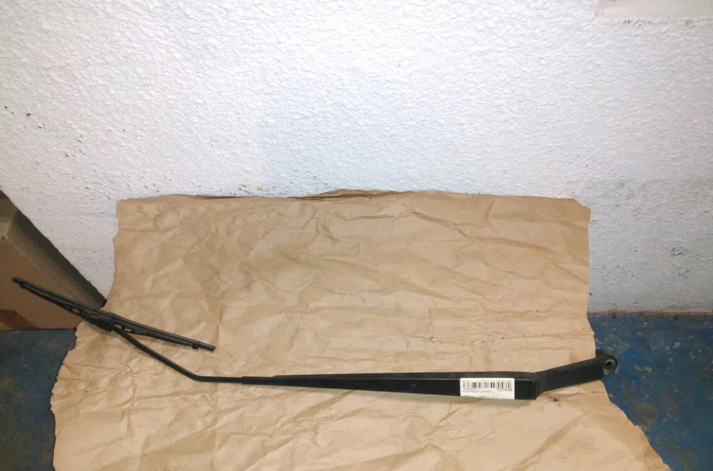 Bras essuie-glace avant droit Suzuki SX4 (EY, GY) 1.9 ddis 4x4 (rw 419d) (2006) occasion