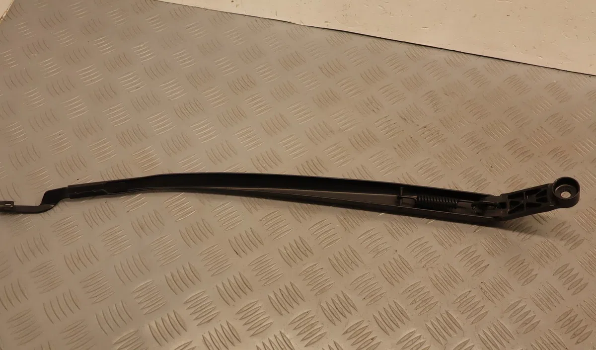 Bras essuie-glace avant droit Toyota AURIS (_E15_) 2.0 d-4d (ade150_) (2006-2012) occasion