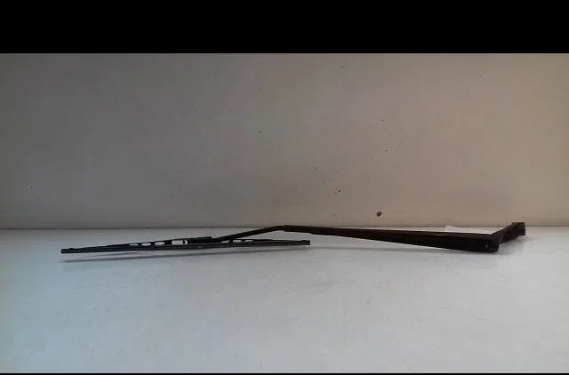 Bras essuie-glace avant droit Toyota AVENSIS Break (_T25_) 2.0 d-4d (cdt250_) (2003-2008) occasion