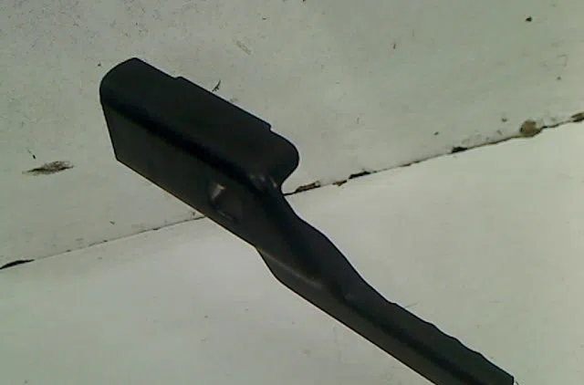 Bras essuie-glace avant droit Volkswagen EOS (1F7, 1F8) 2.0 tdi (2006-2008) occasion