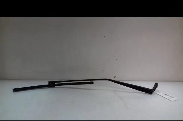 Bras essuie-glace avant droit Volkswagen FOX 3-5 portes (5Z1, 5Z3, 5Z4) 1.2 (2005-2011) occasion