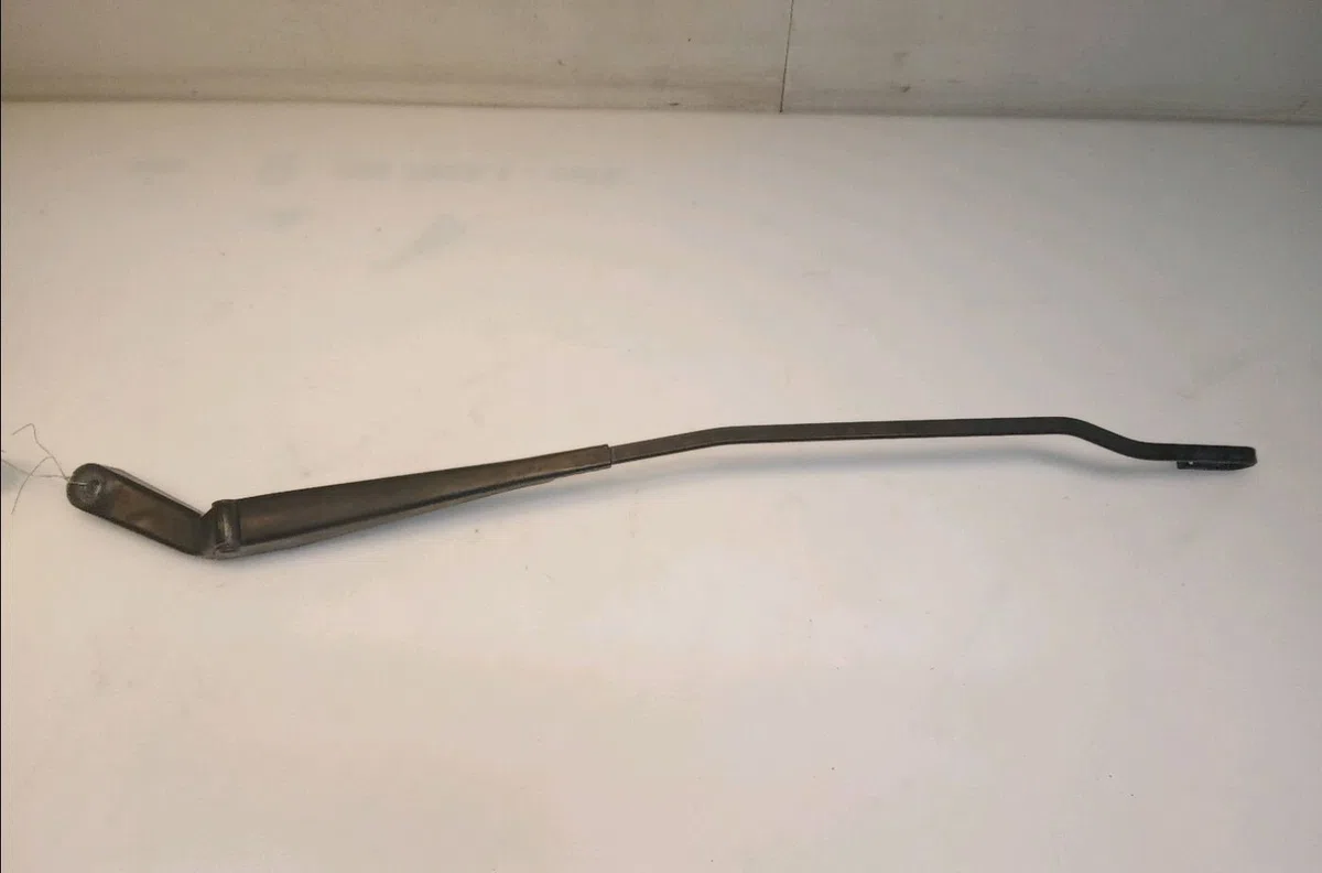 Bras essuie-glace avant droit Volkswagen GOLF III (1H1) 1.9 tdi (1993-1997) occasion