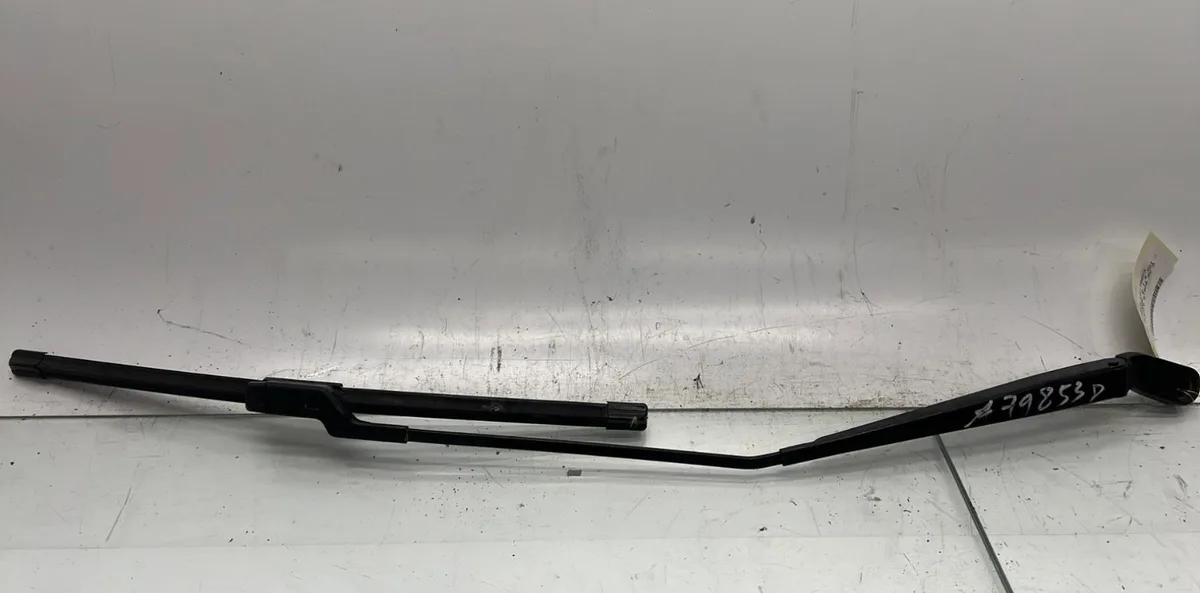 Bras essuie-glace avant droit VOLKSWAGEN POLO 4 PHASE 2 occasion