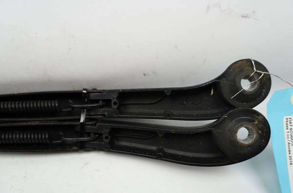 Bras essuie-glace avant Fiat SCUDO Camionnette (270_, 272_) 2.0 d multijet (2007-2016) occasion