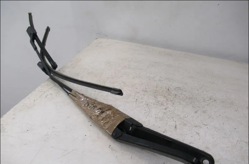 Bras essuie-glace avant Ford FIESTA VI (CB1, CCN) 1.4 tdci (2010-2012) 3 portes occasion