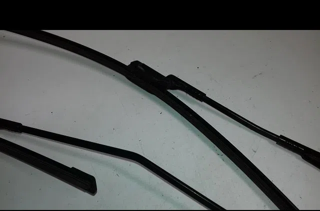 Bras essuie-glace avant Ford FIESTA VI (CB1, CCN) 1.4 tdci (2010-2012) 3 portes occasion