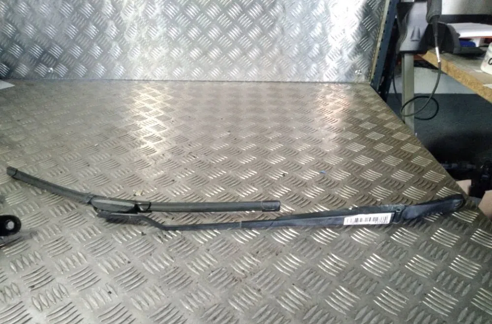 Bras essuie-glace avant gauche Audi A3 (8L1) 1.6 (1996-2003) occasion