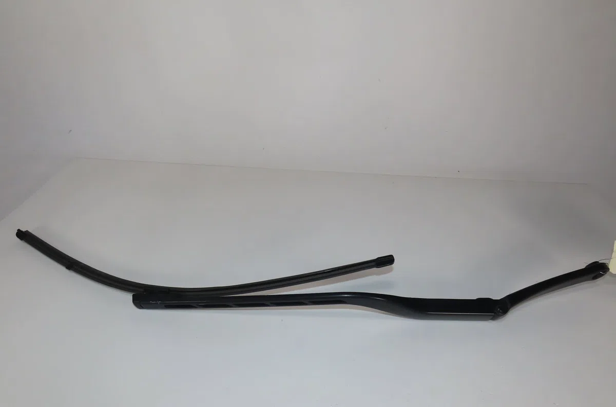 Bras essuie-glace avant gauche Audi A3 Sportback (8PA) 1.6 (2004-2013) occasion