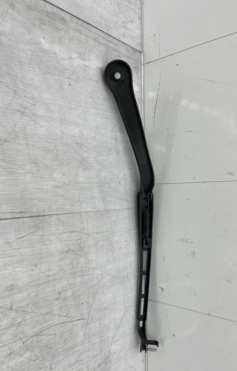 Bras essuie-glace avant gauche BMW SERIE 3 E91 TOURING PHASE 1 BREAK occasion