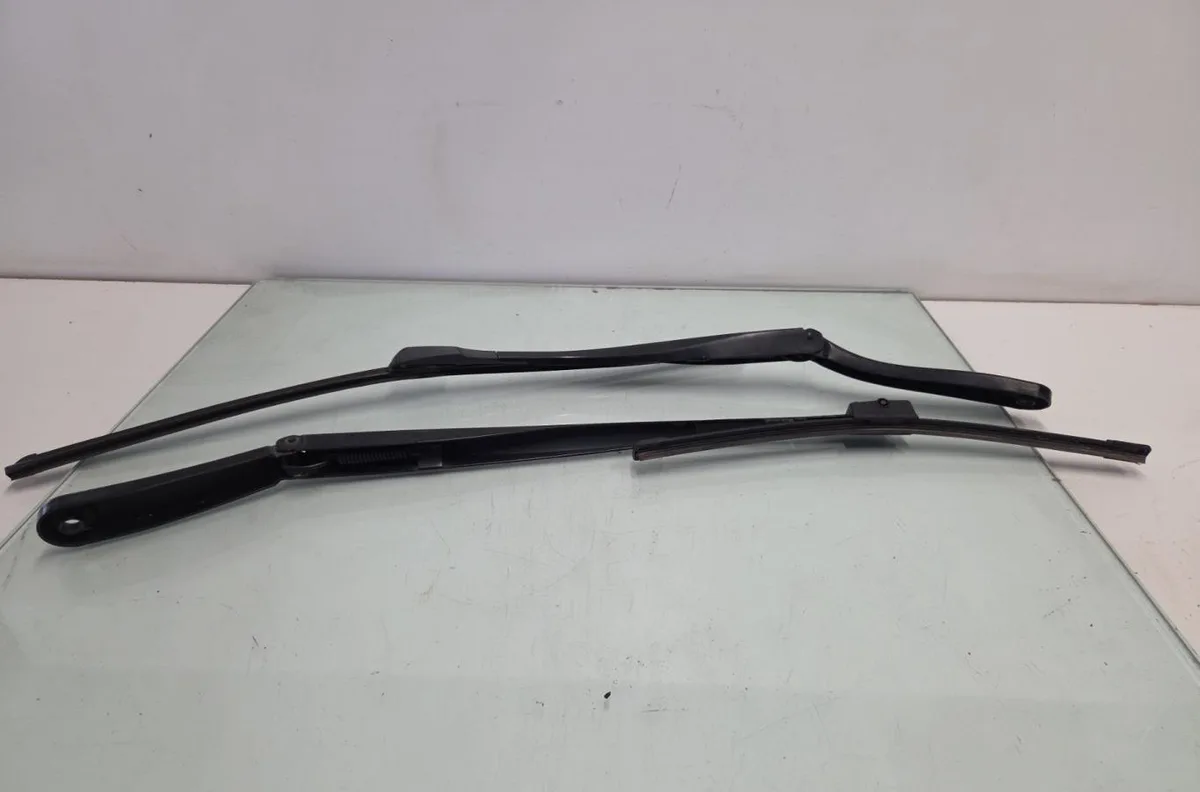 Bras essuie-glace avant gauche BMW SERIE 6 F06 GRAN COUPE PHASE 1 occasion