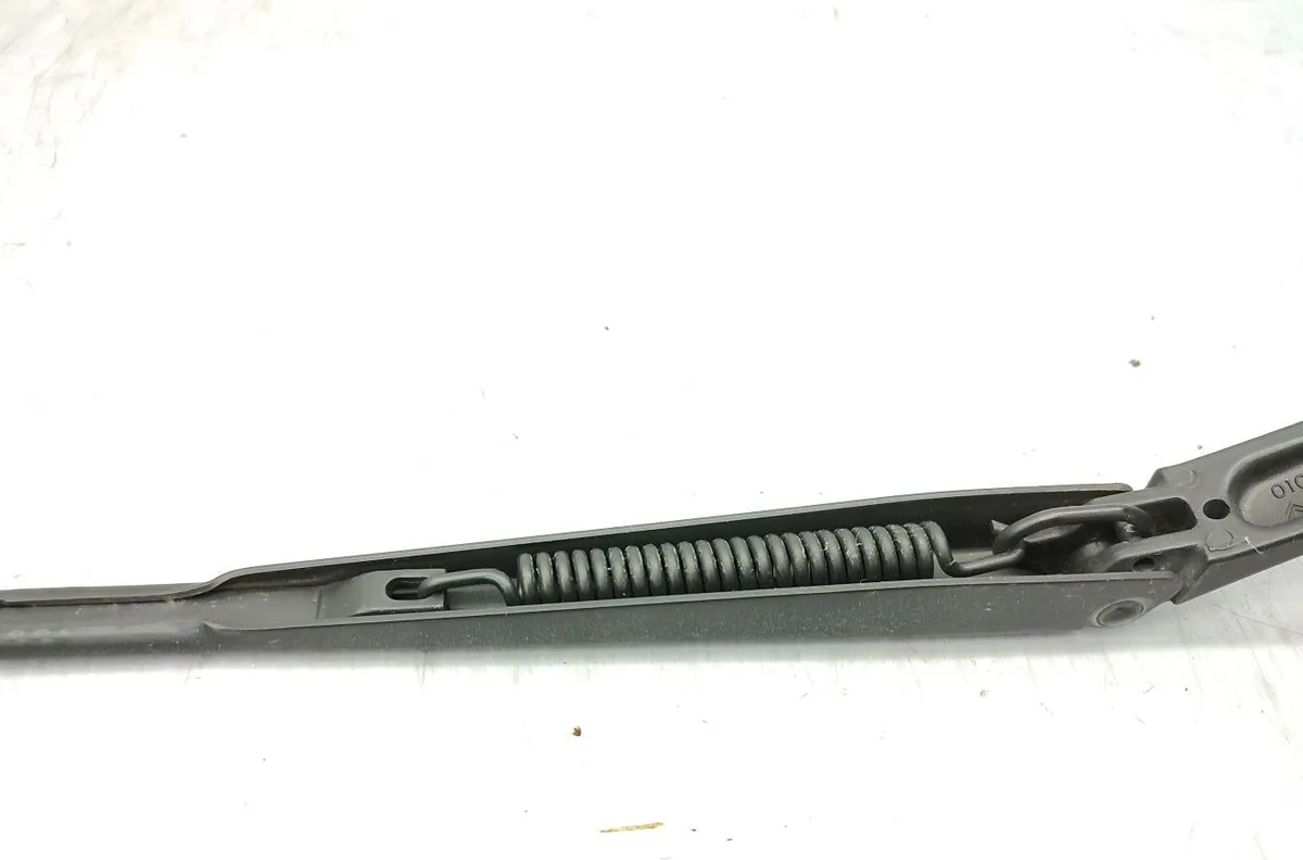 Bras essuie-glace avant gauche CITROEN C4 2 PHASE 1 occasion