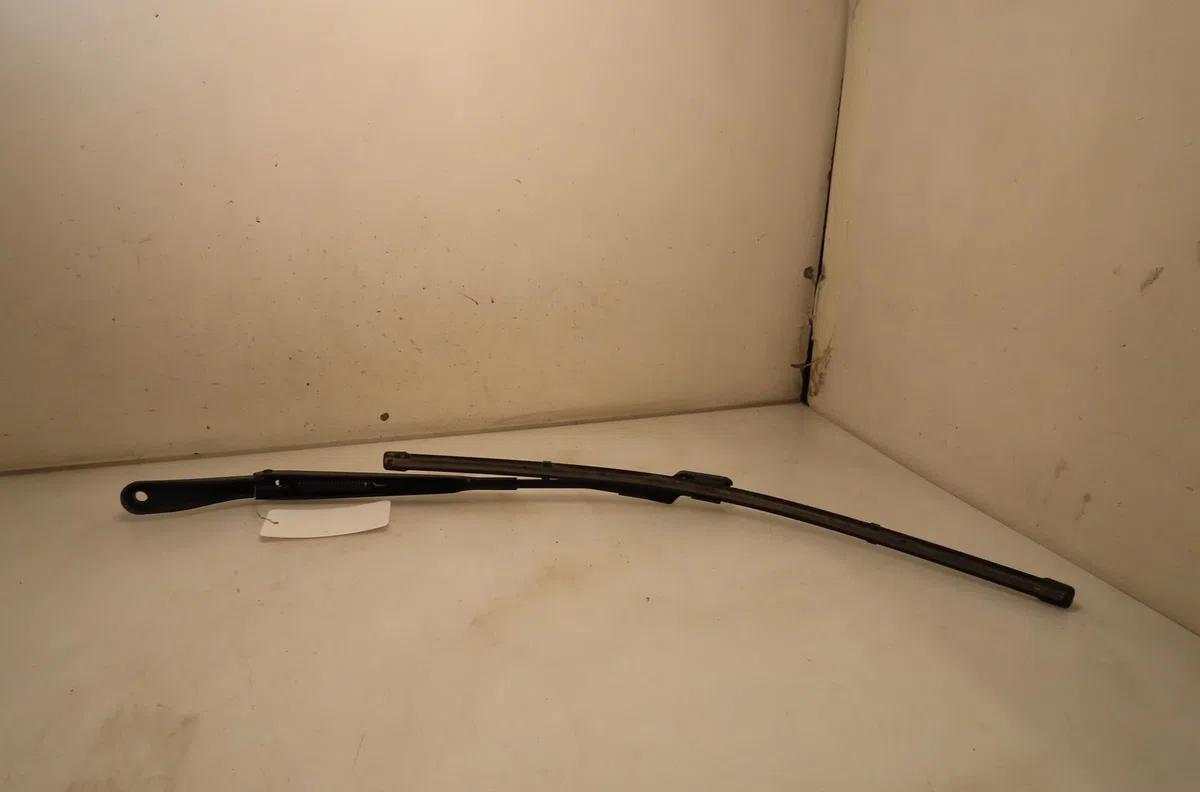 Bras essuie-glace avant gauche Citroën C4 III (BA_, BB_, BC_) 1.5 bluehdi 130 (bbyhzb) (2020) occasion
