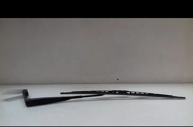 Bras essuie-glace avant gauche Lada KALINA 3-5 portes (1119) 1.4 16v (2008-2013) occasion