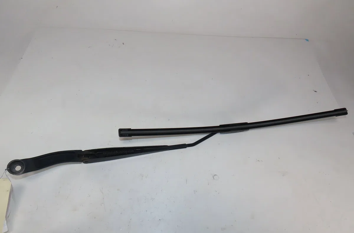 Bras essuie-glace avant gauche Mazda 2 (DE_, DH_) 1.3 (de3fs) (2007-2015) occasion