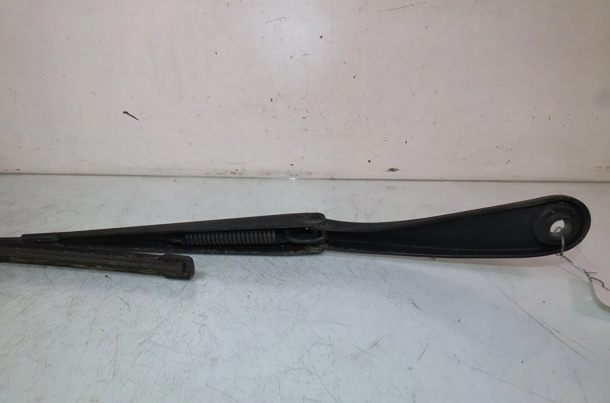 Bras essuie-glace avant gauche Mercedes-benz CLASSE A (W176) A 180 cdi - d (176.012) (2012-2018) occasion