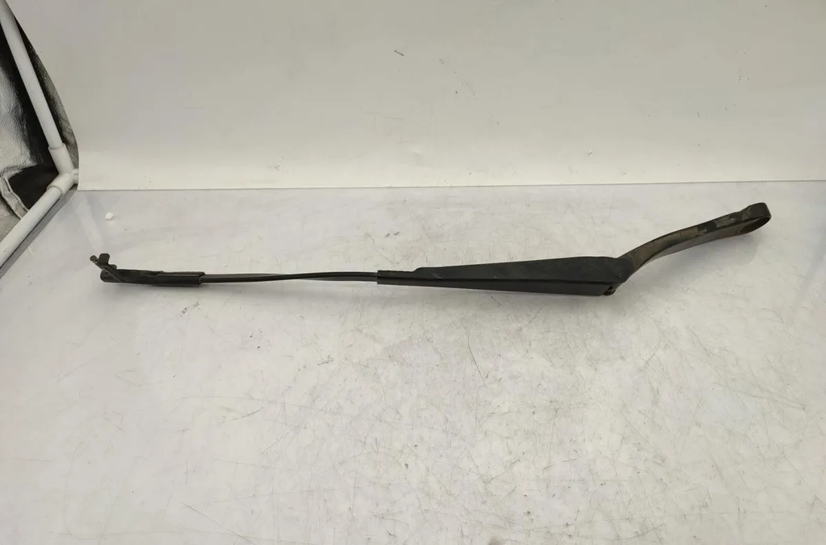 Bras essuie-glace avant gauche MERCEDES CLASSE C 204 PHASE 2 COUPE occasion