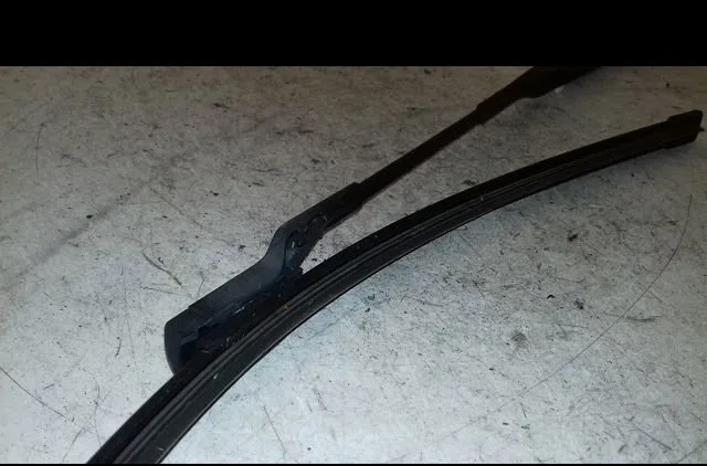 Bras essuie-glace avant gauche Opel ADAM (M13) 1.4 (2012-2019) occasion