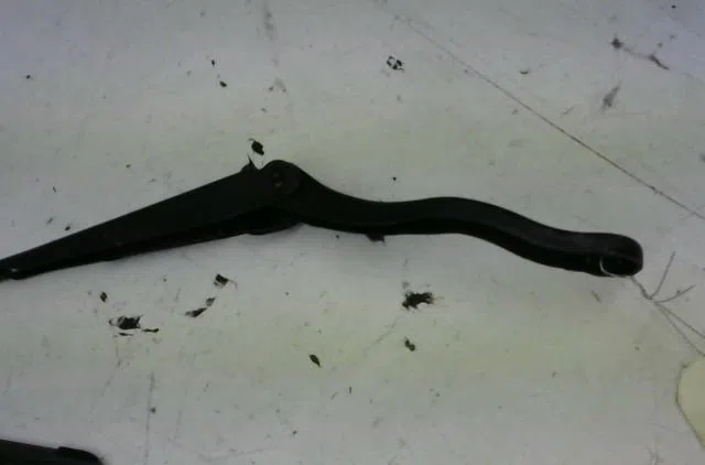 Bras essuie-glace avant gauche OPEL CORSA occasion
