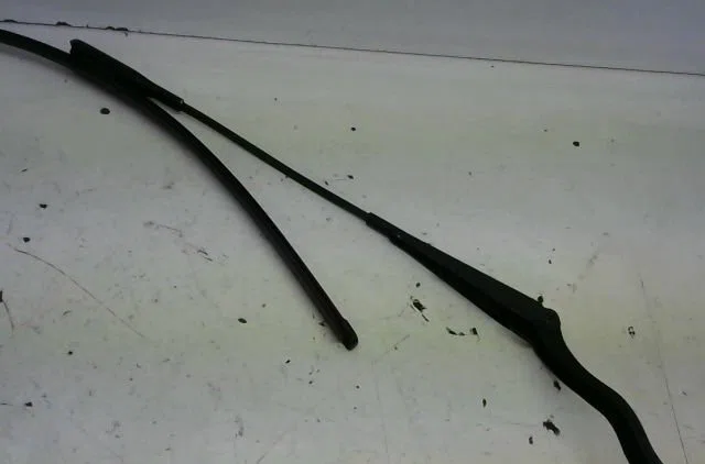Bras essuie-glace avant gauche OPEL CORSA occasion