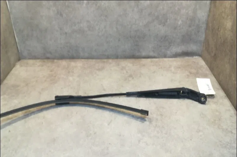 Bras essuie-glace avant gauche Opel ZAFIRA - ZAFIRA FAMILY B (A05) 1.9 cdti (m75) (2005-2015) 5 portes occasion